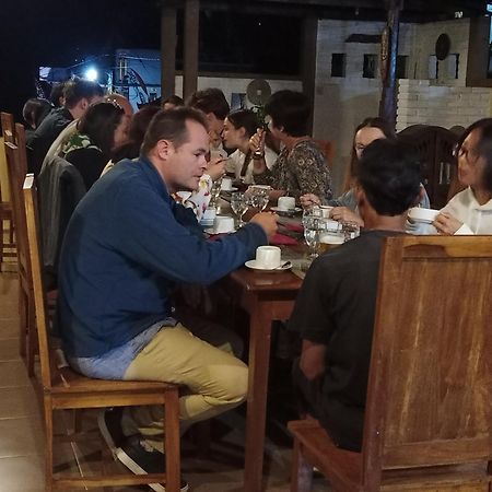 Karang Sari Guesthouse & Warung Munduk  Bagian luar foto