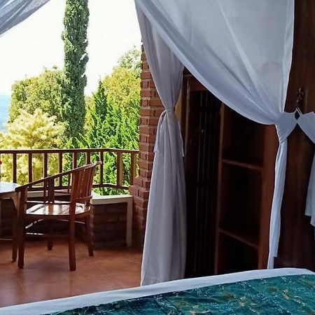 Karang Sari Guesthouse & Warung Munduk  Bagian luar foto