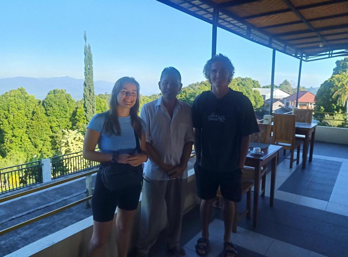 Karang Sari Guesthouse & Warung Munduk  Bagian luar foto