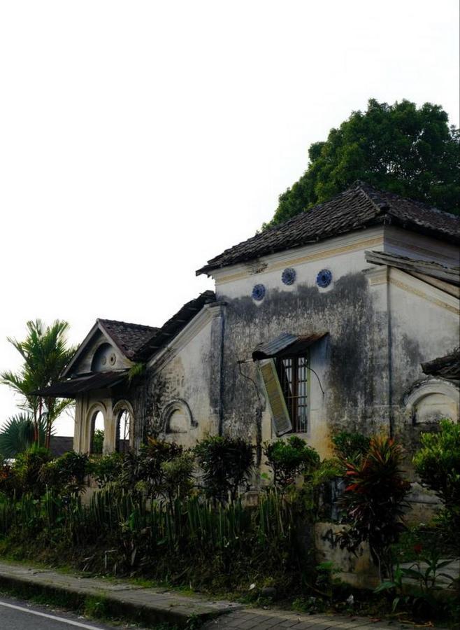Karang Sari Guesthouse & Warung Munduk  Bagian luar foto