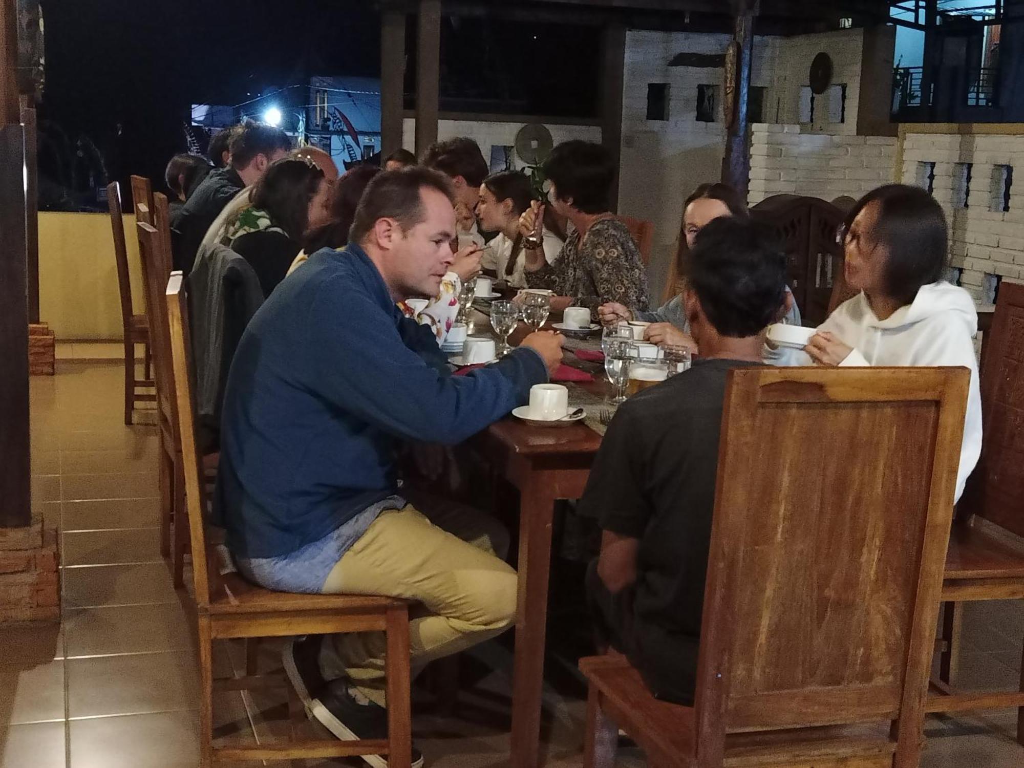 Karang Sari Guesthouse & Warung Munduk  Bagian luar foto