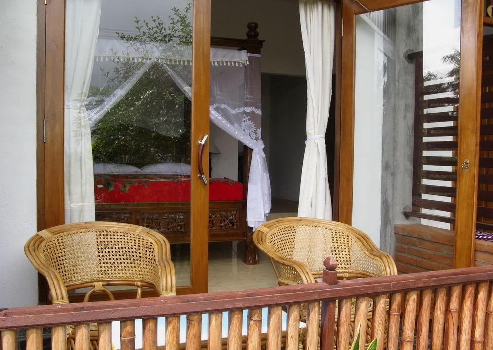 Karang Sari Guesthouse & Warung Munduk  Bagian luar foto